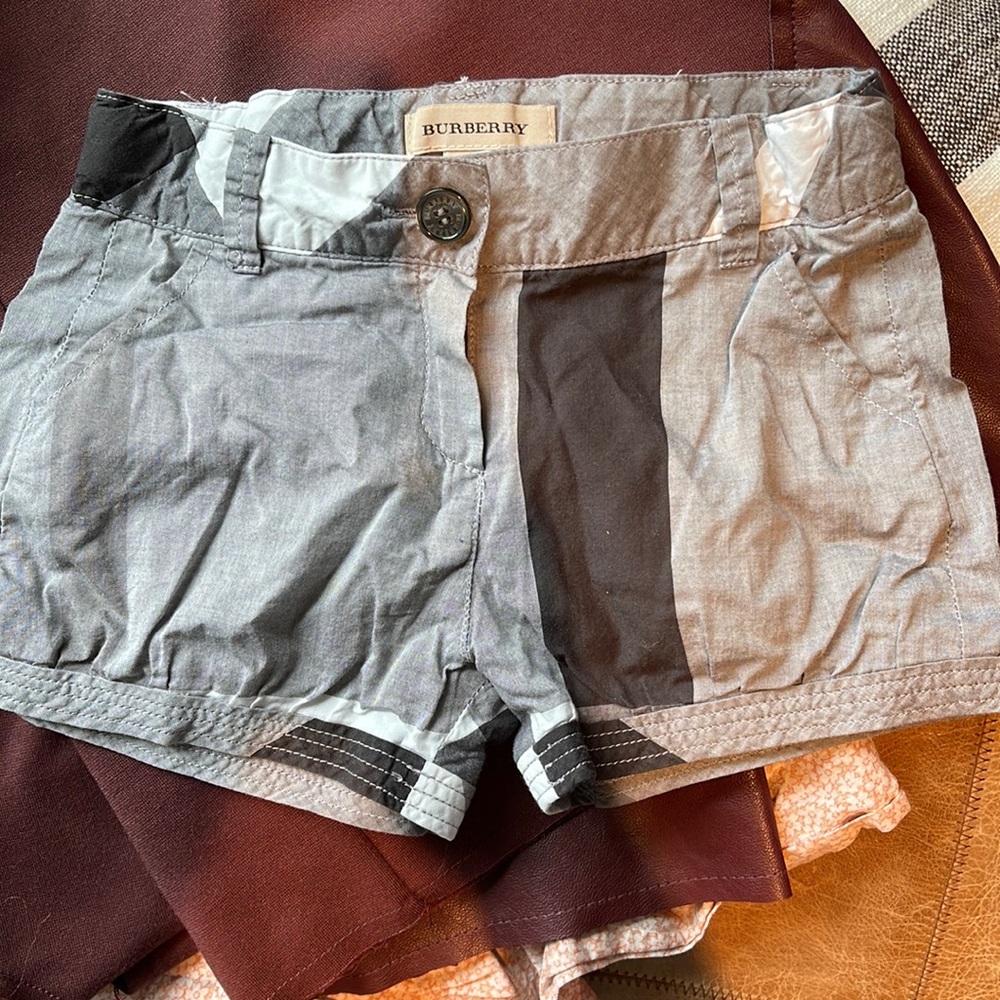 Baby girl bubble Burberry shorts 2Y